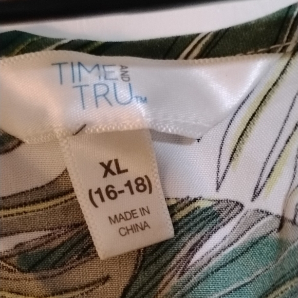 Time and Tru White and Green Sleeveless Tank Top - Picture 2 of 4
